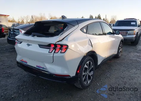 2022 Ford Mustang Mach-E Premium z USA, uszkodzony, nr VIN 3FMTK3SU5NMA50160